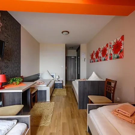 Szálloda Restauracja Sara 2*