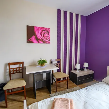 Szálloda Restauracja Sara 2*