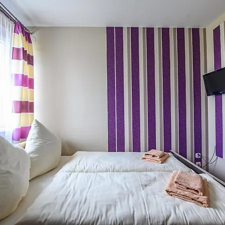 Szálloda Restauracja Sara 2*