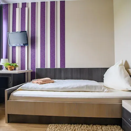 فندق Restauracja Sara 2*