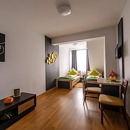 Restauracja Sara فندق 2*